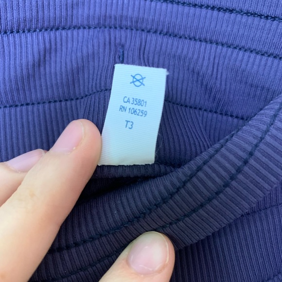 Lululemon Purple Studio Crop Pants Size 4 - Picture 6 of 6
